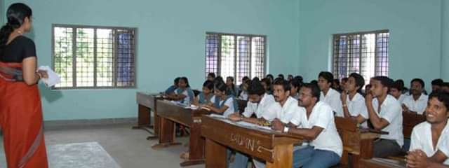 UNIVERSITY_COLLEGE_OF_ENGINEERING,_KARIAVATTOM_Trivandrum